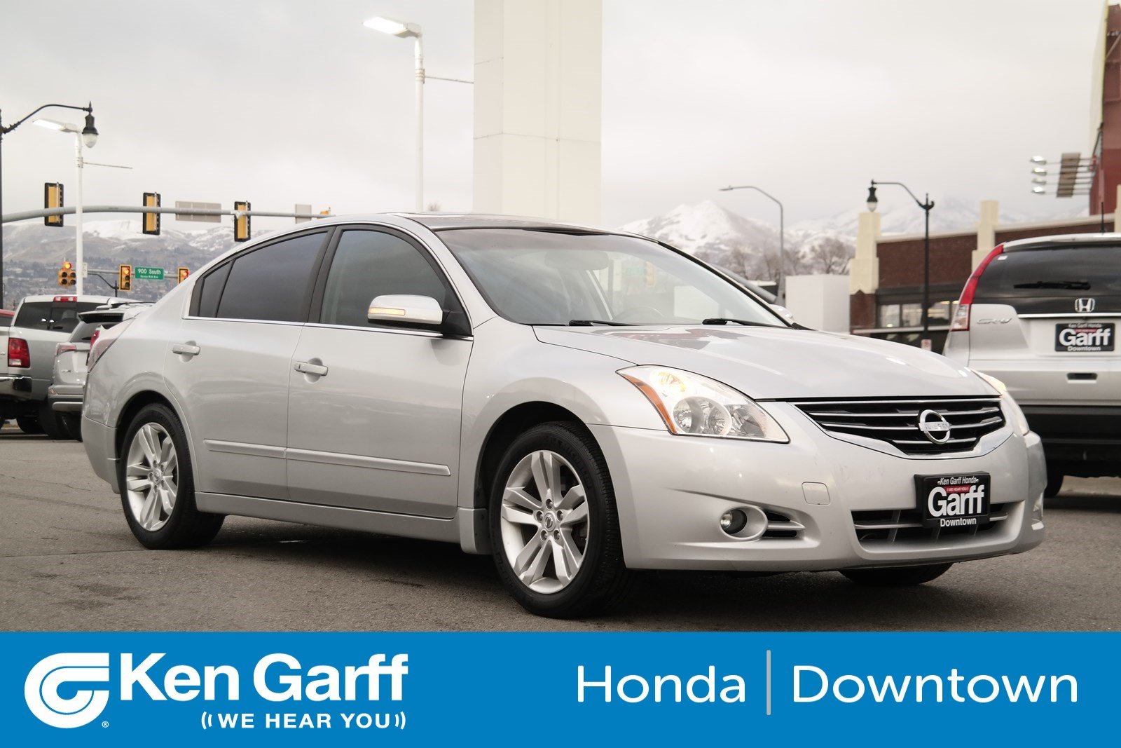 Pre Owned 2010 Nissan Altima 3 5 Sr Fwd 4dr Car